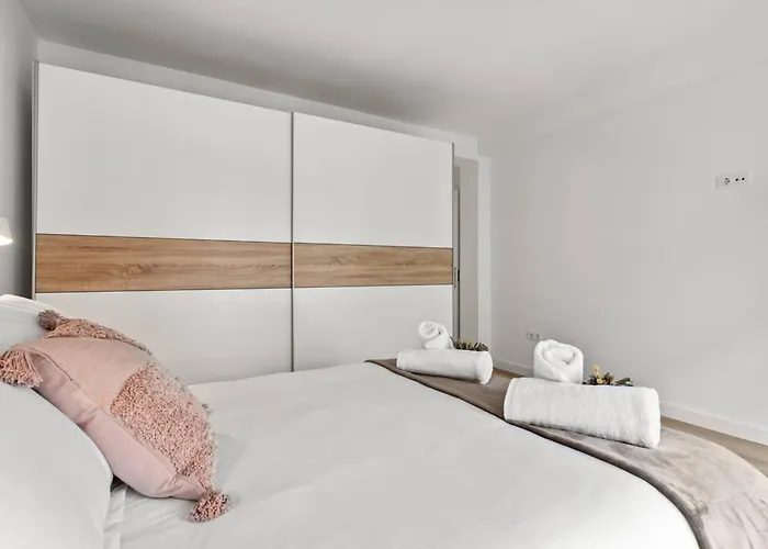 El Rincon De Tufia 아파트 기욘